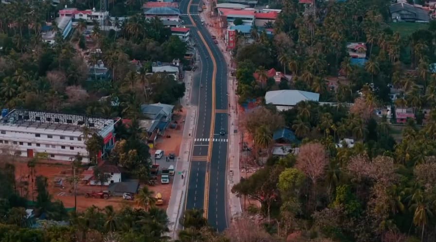 പീച്ചി - വാഴാനി ടൂറിസം കോറിഡോർ റോഡ്